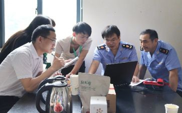 坚守优秀作文5篇