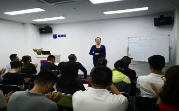 培训学校的月计划8篇
